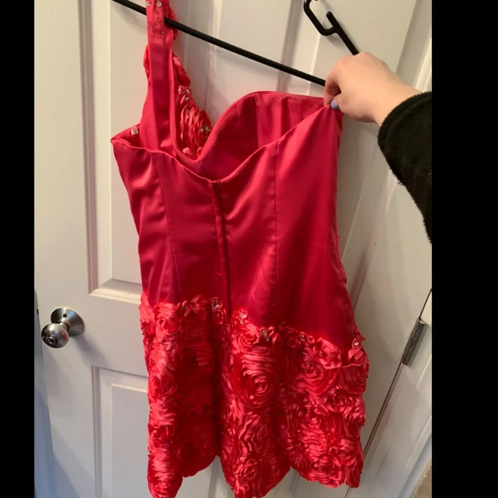 Size 10 Hot Pink Tony Bowls One Shoulder Floral Cocktail Dress (fits like an 8) - Picture 8 of 13